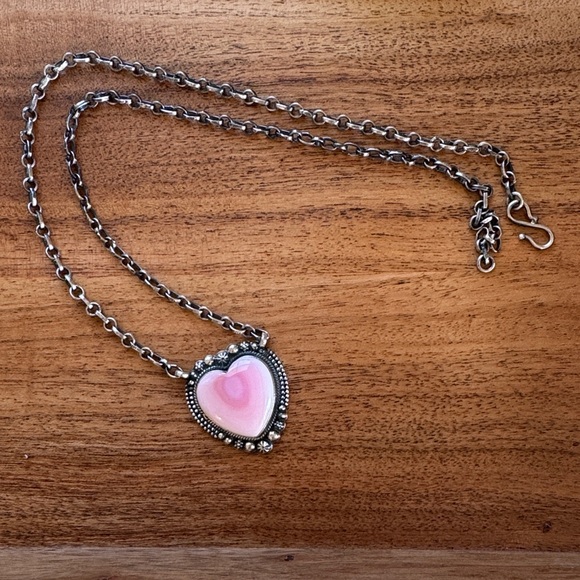 Jewelry - Pink Conch Heart Pendant Necklace